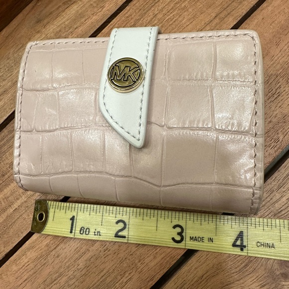 Michael Kors small wallet / card case New, never used, pink/cream leather $68 - Picture 13 of 16